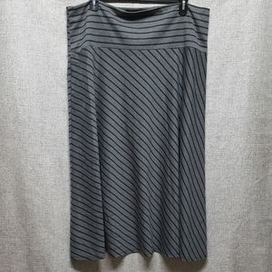 Sunny Leigh EUC Grey Stripe Knit Skirt Sz 2X